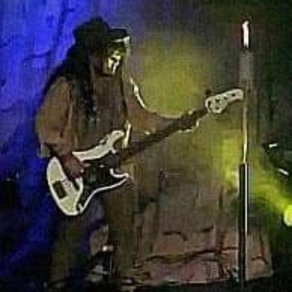 Meet your Posher, Kami - Picture 1 of 1